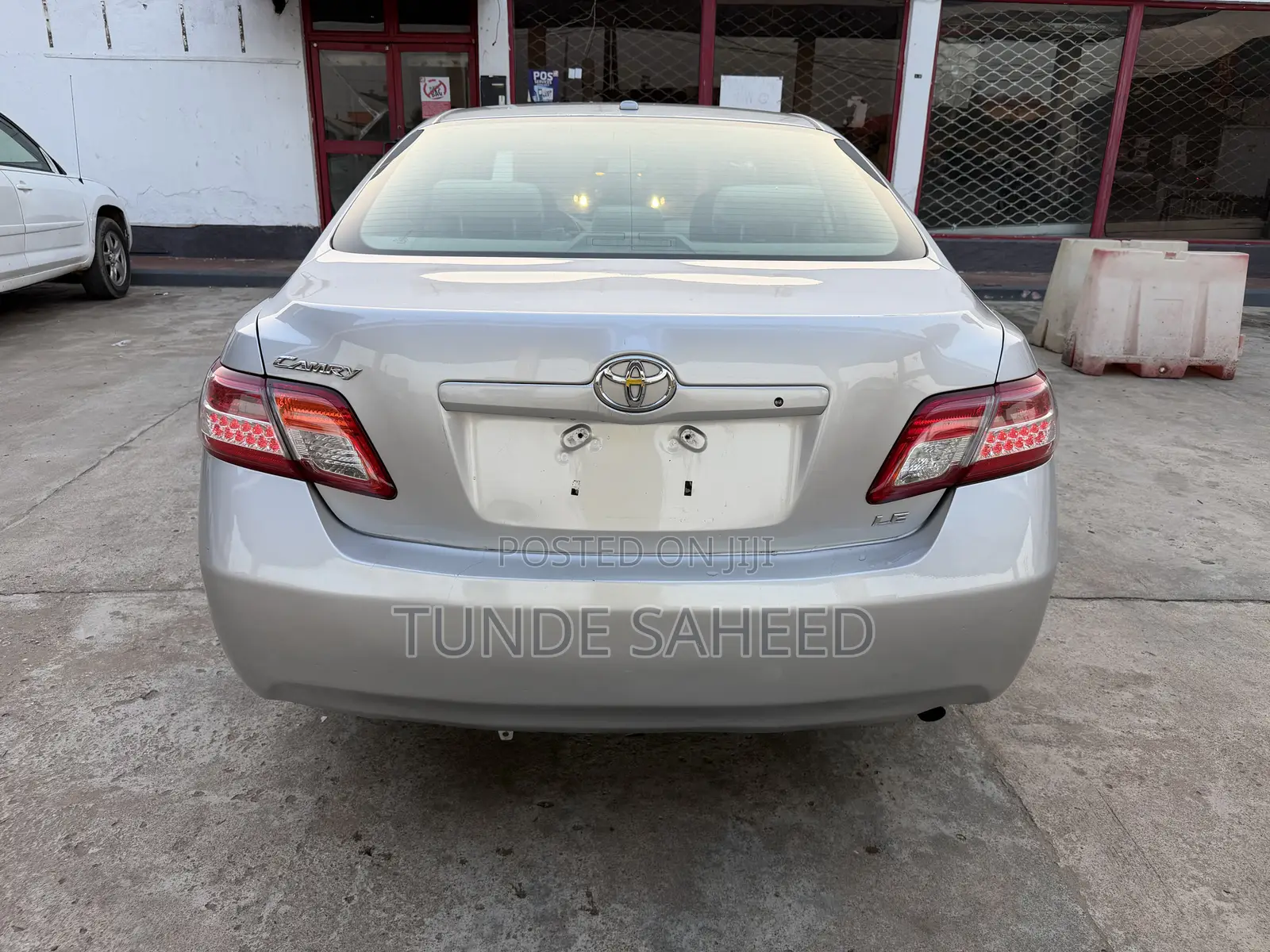 Toyota Camry LE 4dr Sedan (2.5L 4cyl 6AM) 2010 Silver