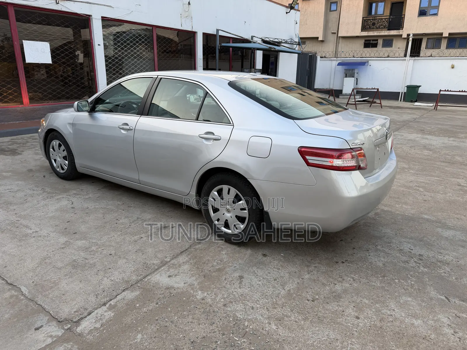 Toyota Camry LE 4dr Sedan (2.5L 4cyl 6AM) 2010 Silver