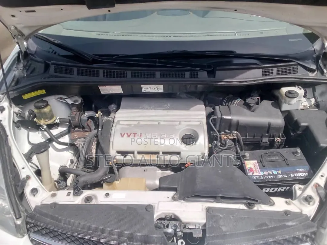 Toyota Sienna 2005 White