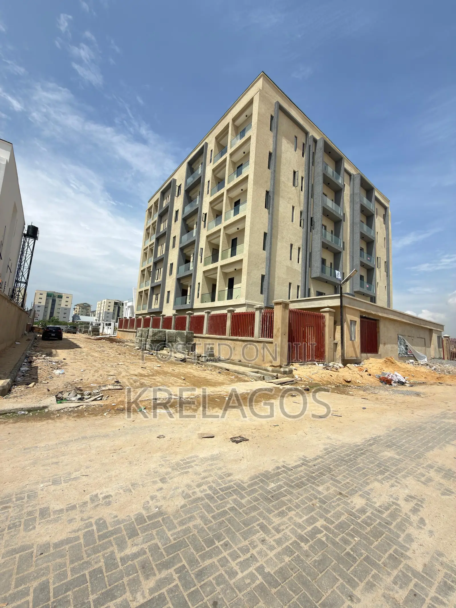 2bdrm Apartment in Lekki Phase 1 for sale