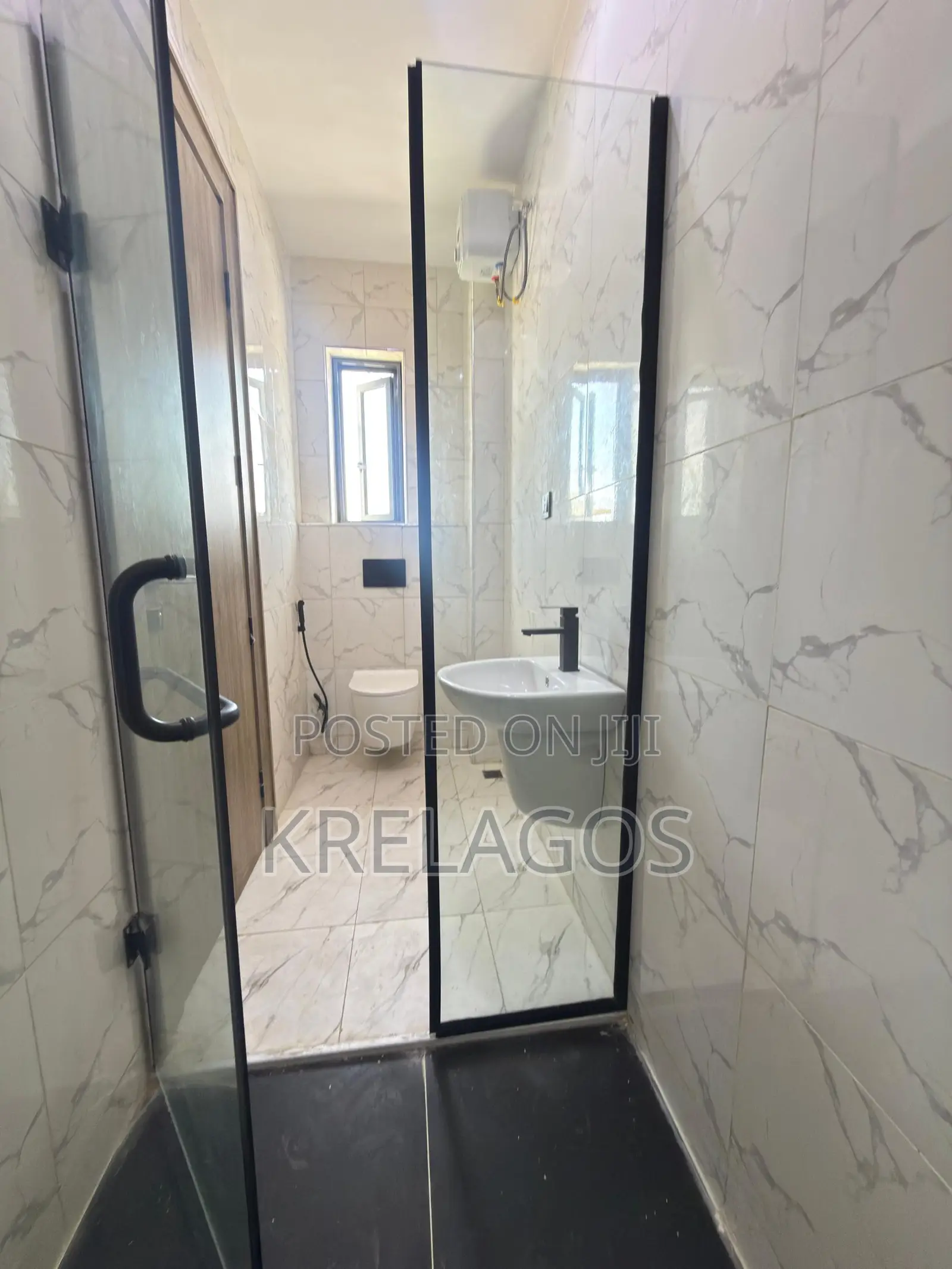 2bdrm Apartment in Lekki Phase 1 for sale