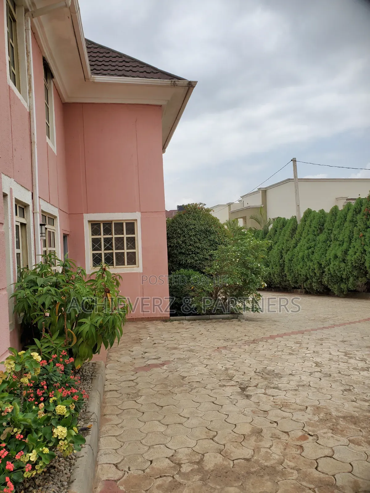 8bdrm Mansion in Asokoro for rent