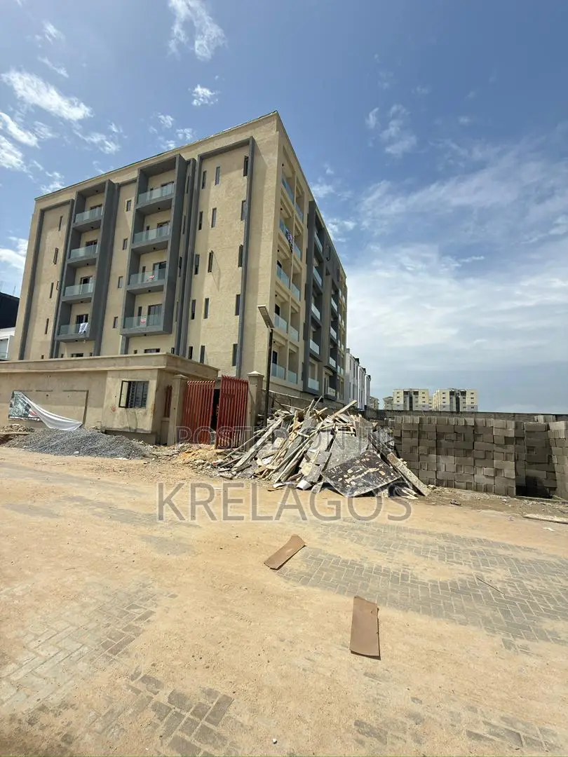 1bdrm Apartment in Lekki Phase 1 for sale