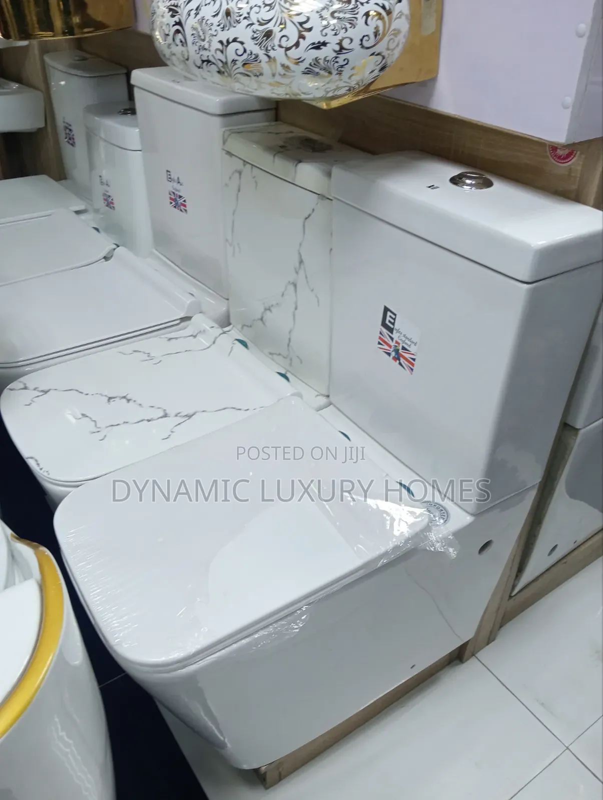 Best England Big Wc With the Wash Hand Basin