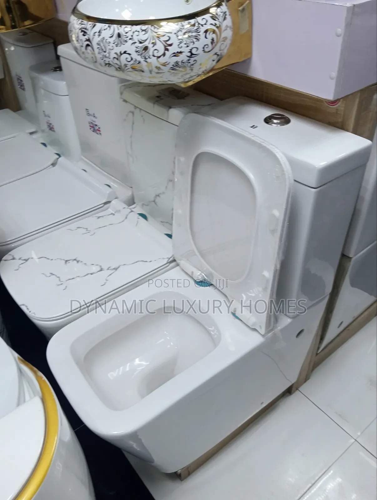 Best England Big Wc With the Wash Hand Basin