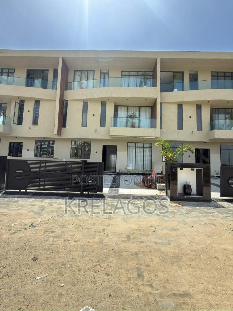 5bdrm Duplex in Lekki Phase 1 for sale