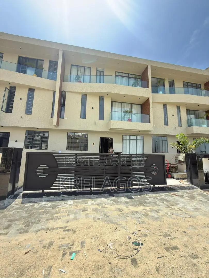 5bdrm Duplex in Lekki Phase 1 for sale