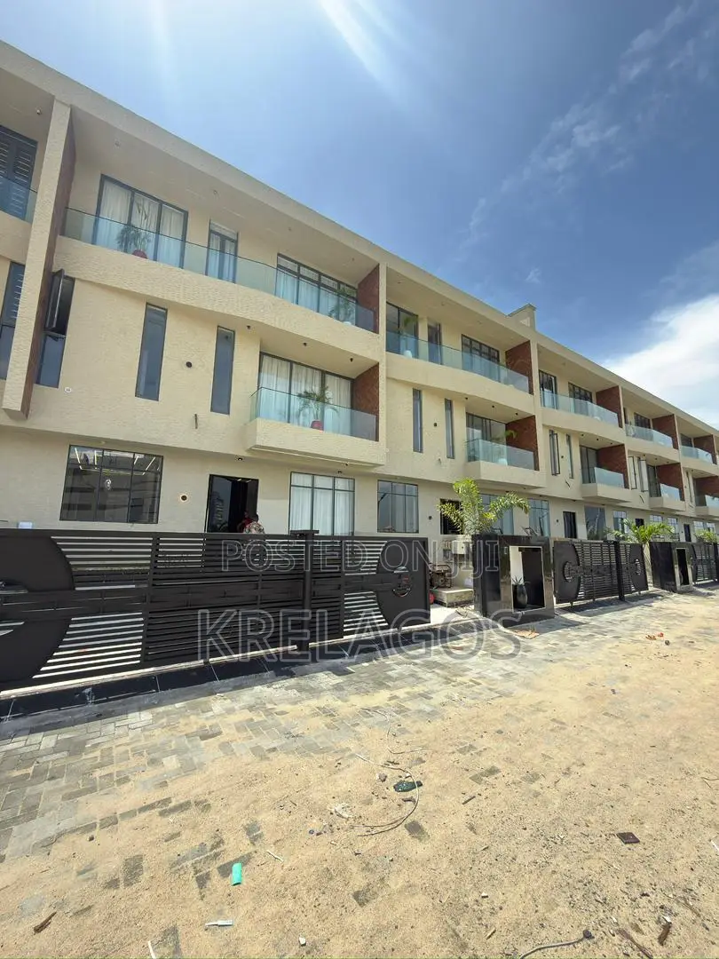 5bdrm Duplex in Lekki Phase 1 for sale