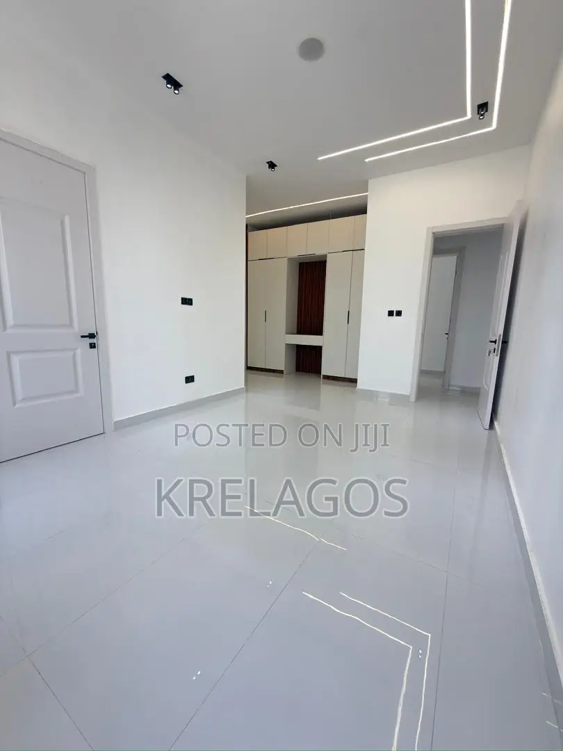 5bdrm Duplex in Lekki Phase 1 for sale