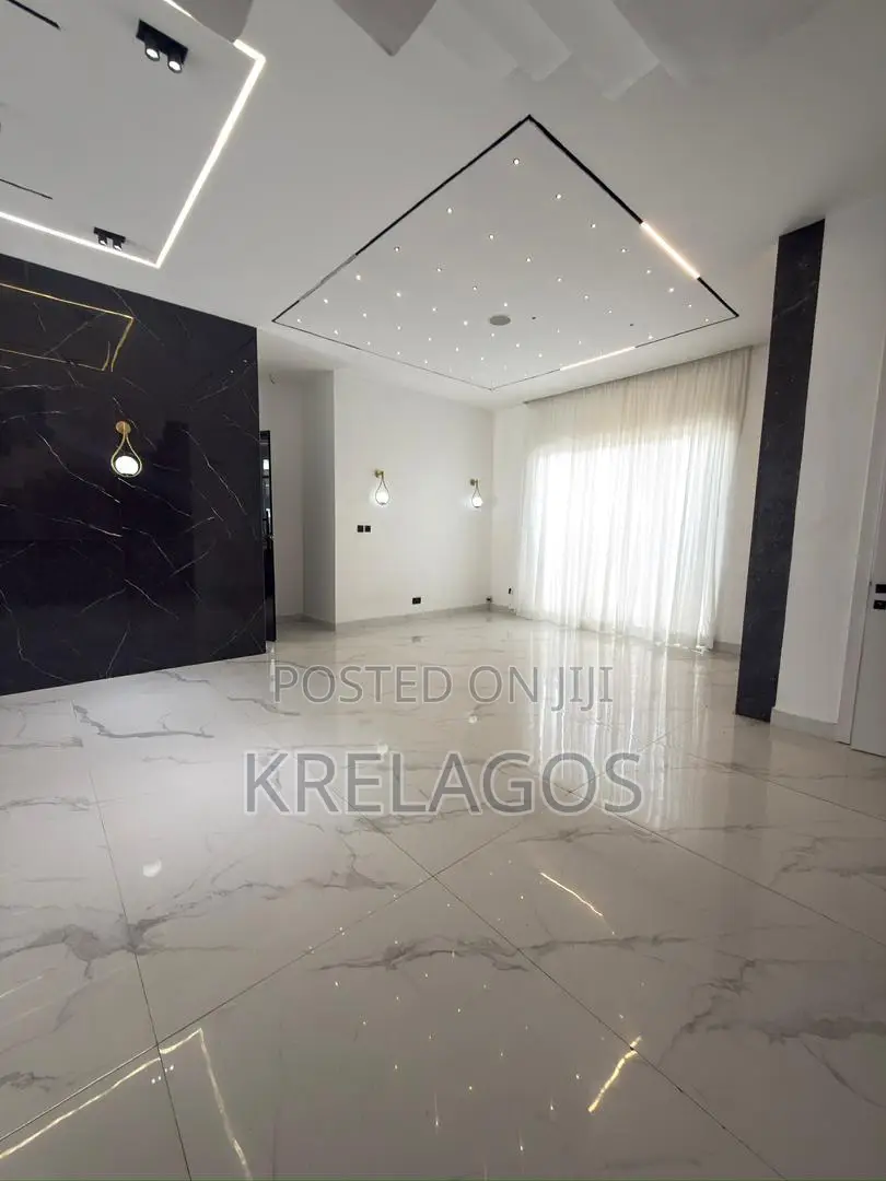 5bdrm Duplex in Lekki Phase 1 for sale
