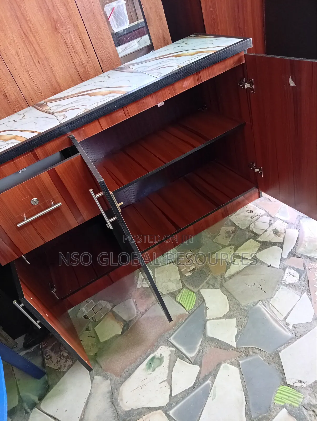Well Designed Kitchen Cabinet