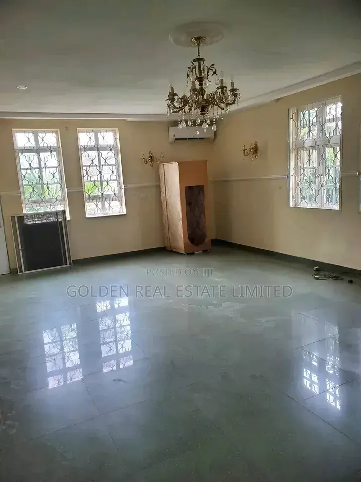 8bdrm House in Central Business District for rent