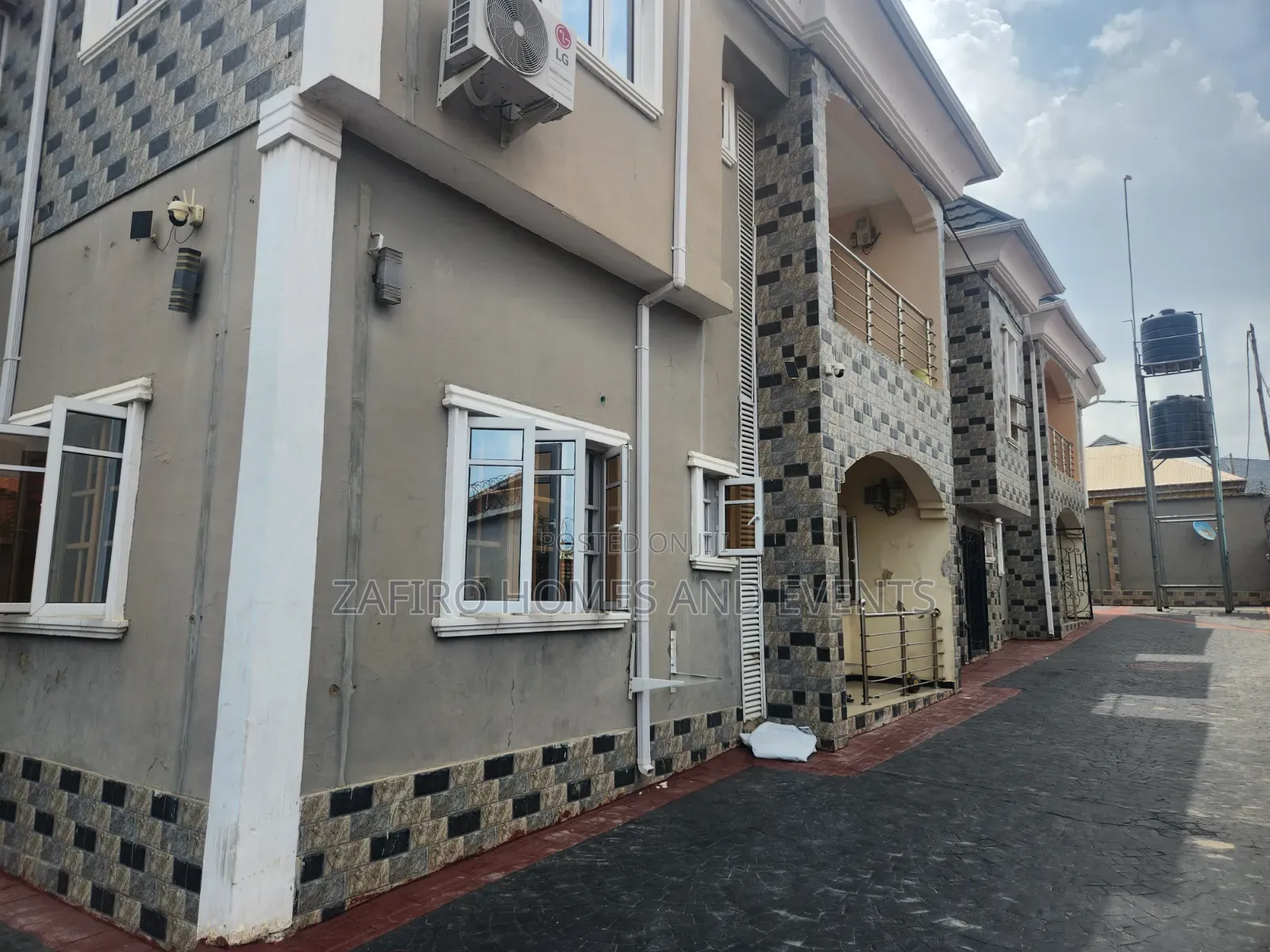 3bdrm Duplex in Ore Ofe, Akala Express for sale