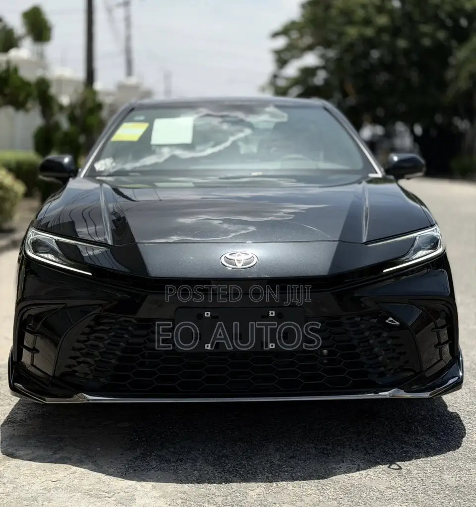 New Toyota Camry SE 2025 Black