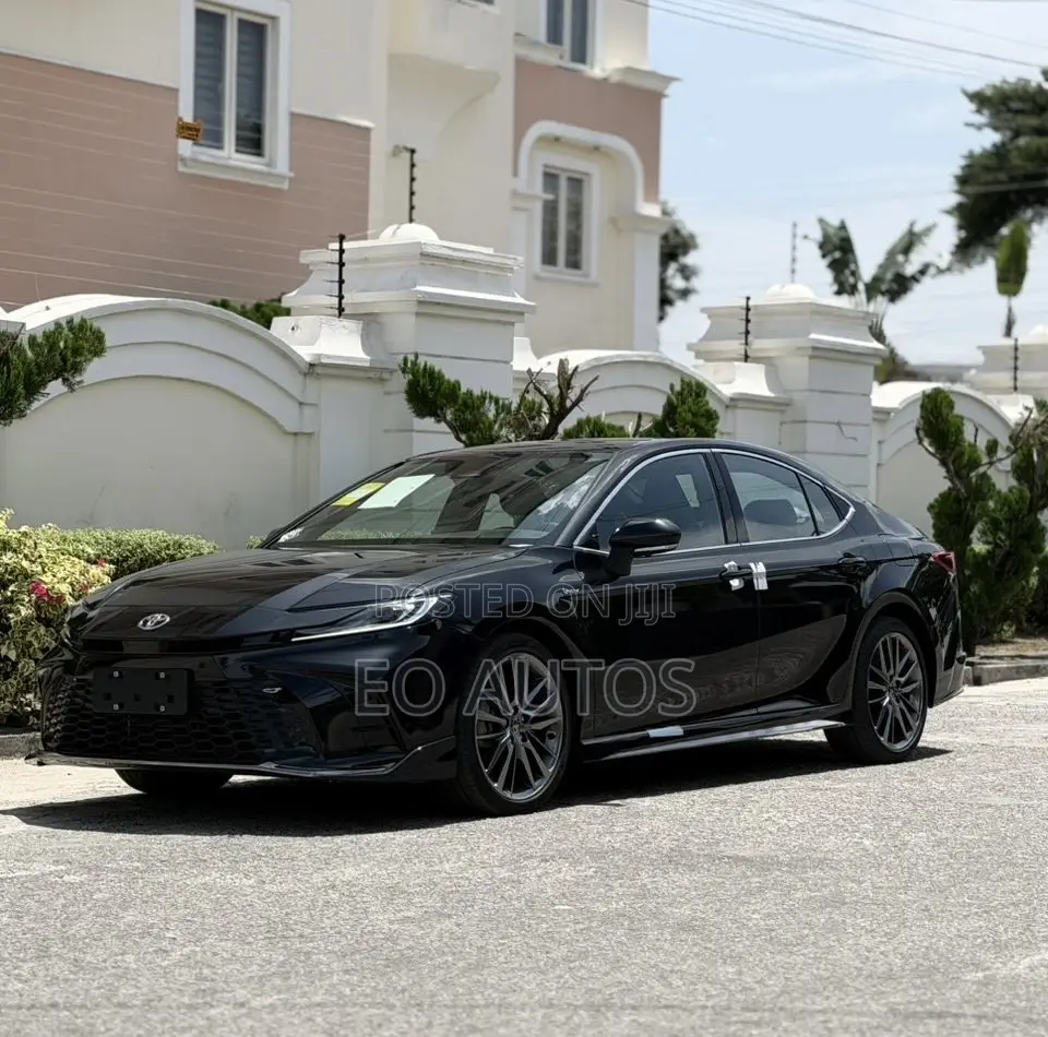 New Toyota Camry SE 2025 Black