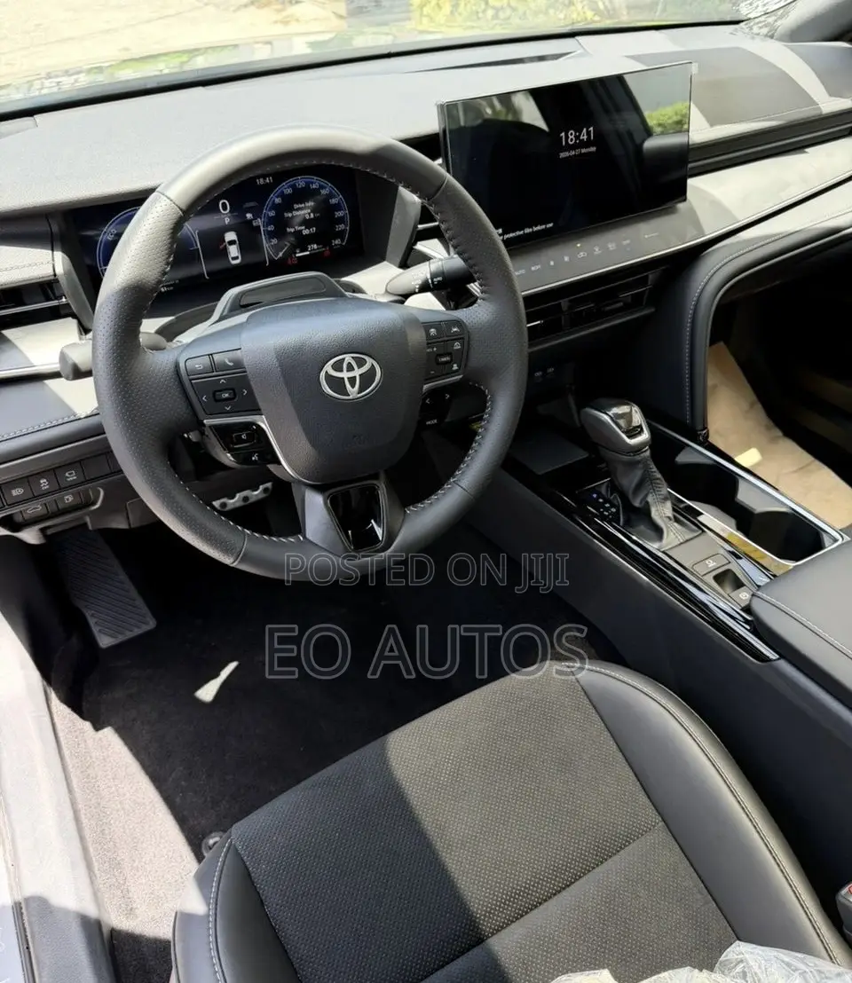 New Toyota Camry SE 2025 Black