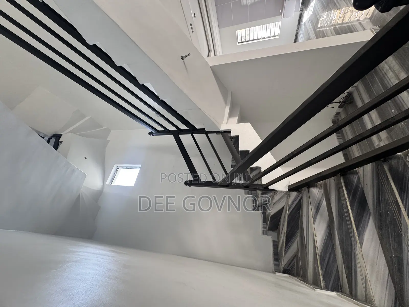4bdrm Townhouse/Terrace in B Alpha, Chevron for sale