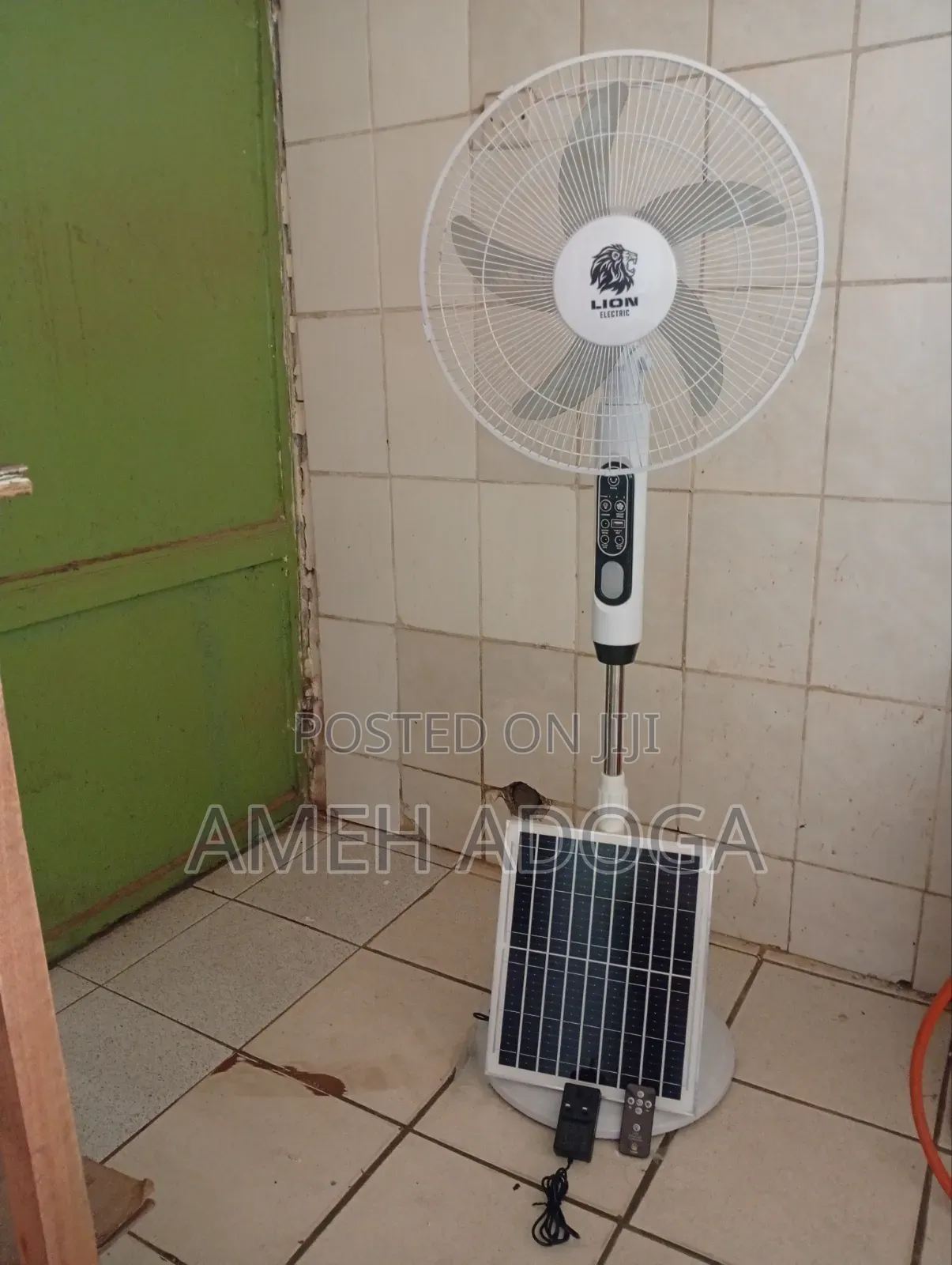 Lion Electric 16 Inches Solar Fan