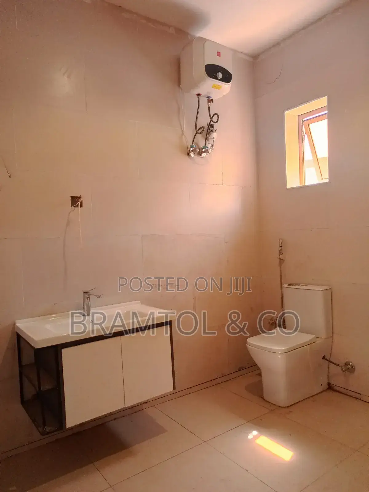 4bdrm Townhouse / Terrace in Maitama for rent