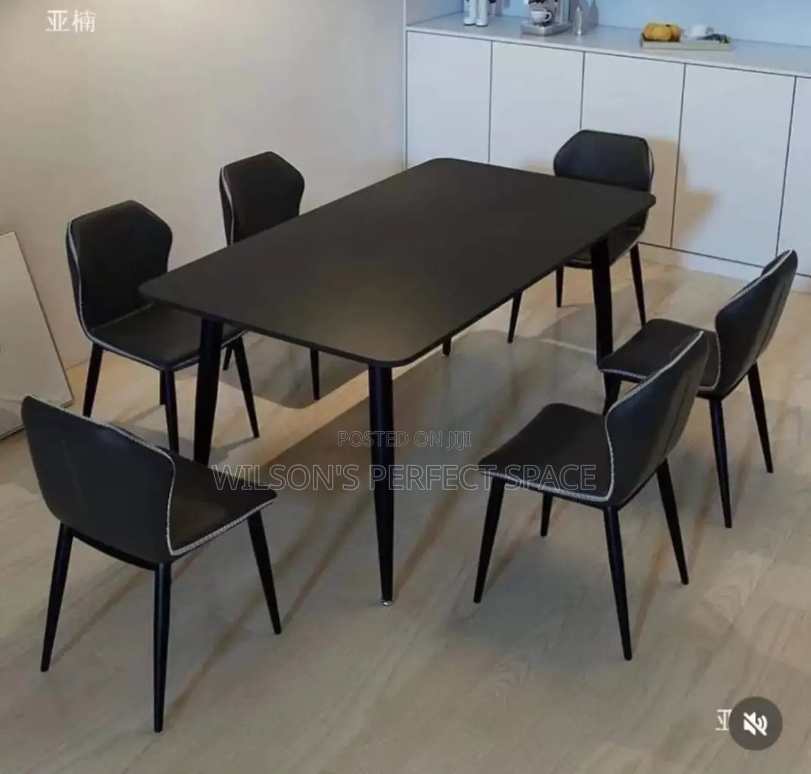 Plain Black Luxury Dinning Set