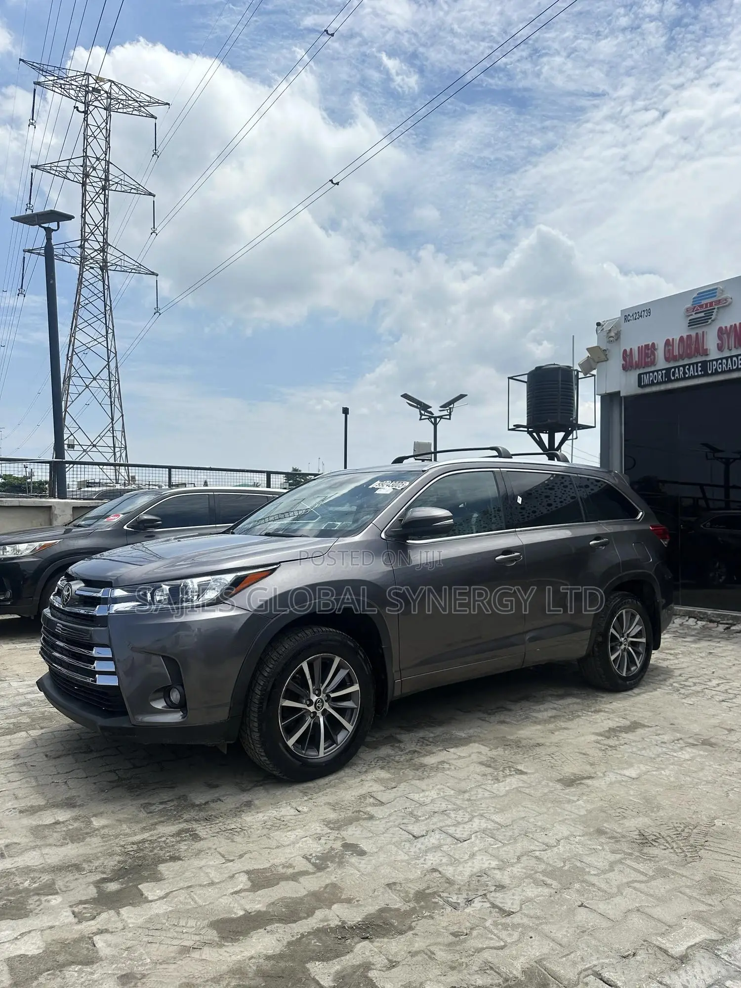 Toyota Highlander XLE 4x4 V6 (3.5L 6cyl 8A) 2017 Gray