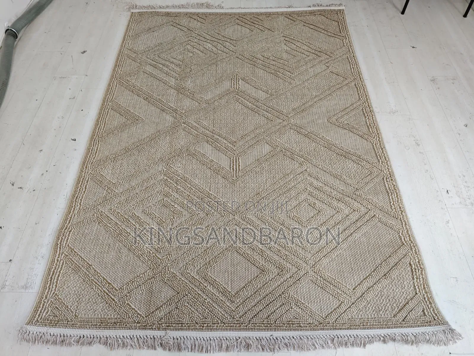 5x7fts Joya Premium Quality Center Rug.(3x5fts,7x10fts,8x11fts)