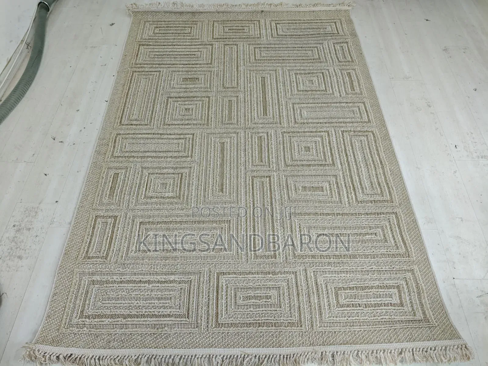 5x7fts Joya Premium Quality Center Rug.(3x5fts,7x10fts,8x11fts)