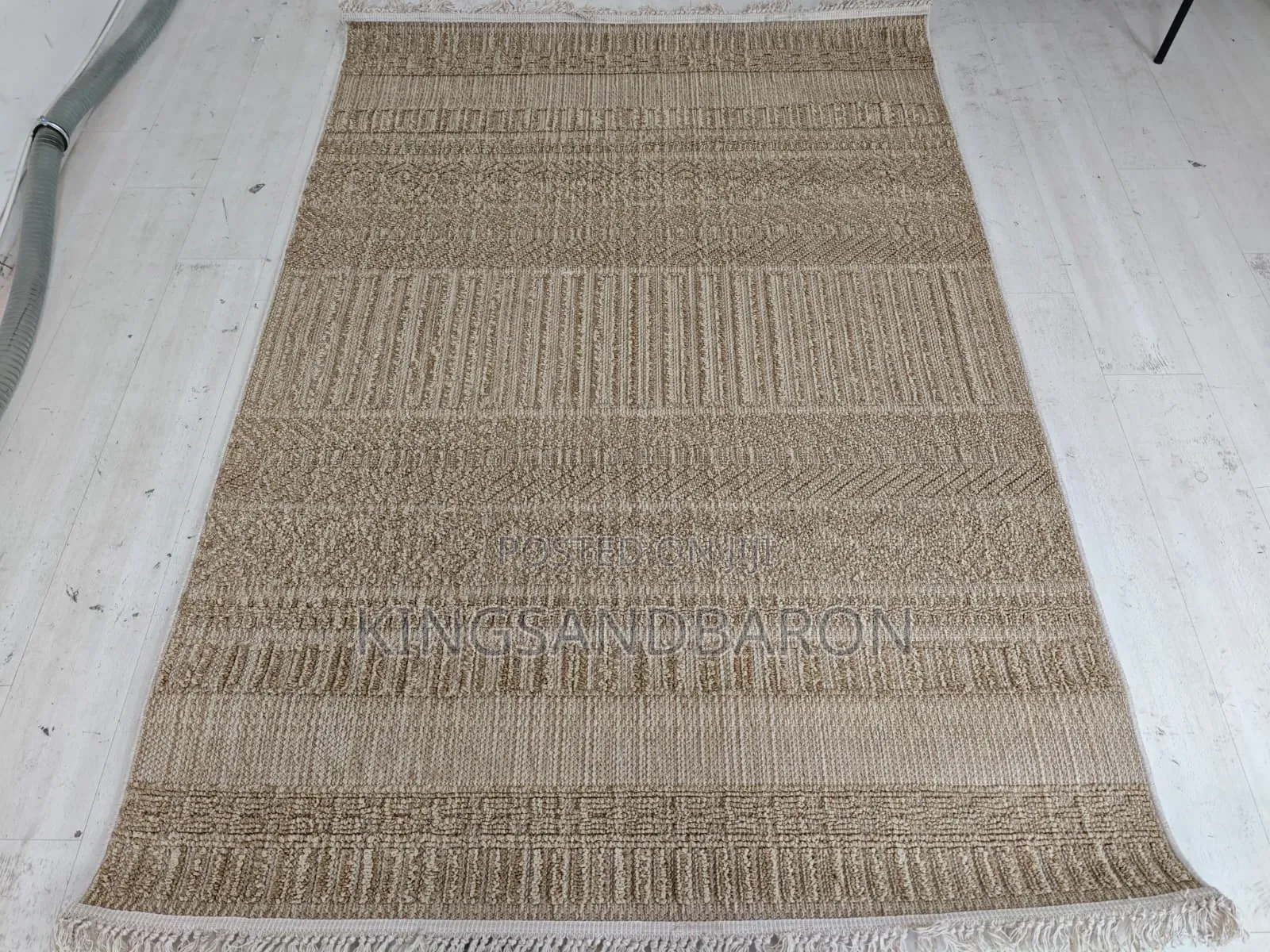 5x7fts Joya Premium Quality Center Rug.(3x5fts,7x10fts,8x11fts)