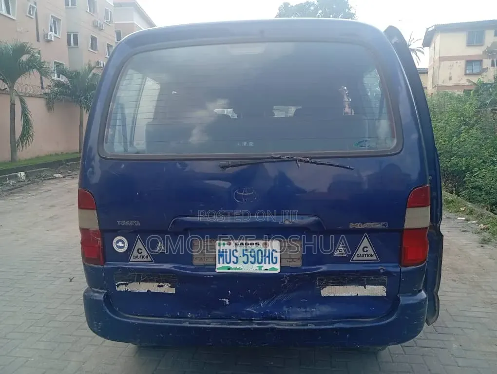 Toyota HiAce 2005 Blue