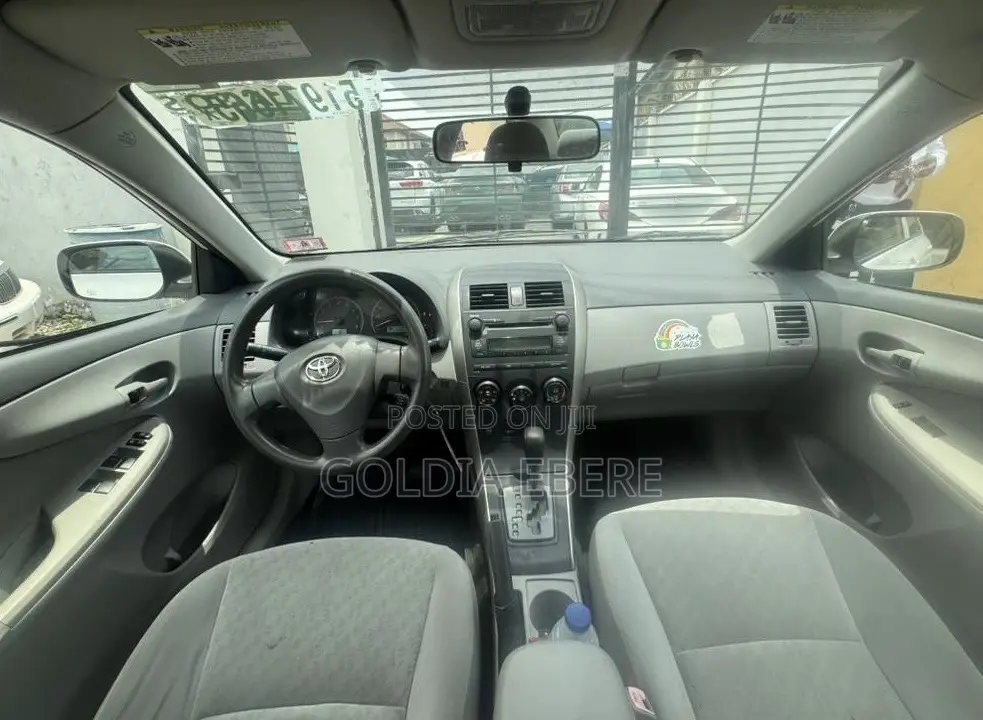 Toyota Corolla 2009 White