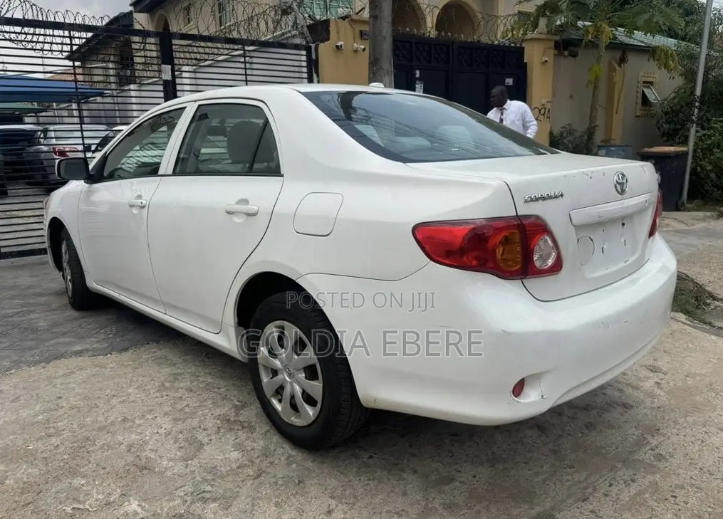 Toyota Corolla 2009 White