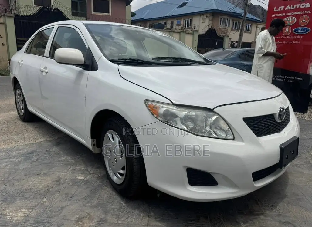 Toyota Corolla 2009 White