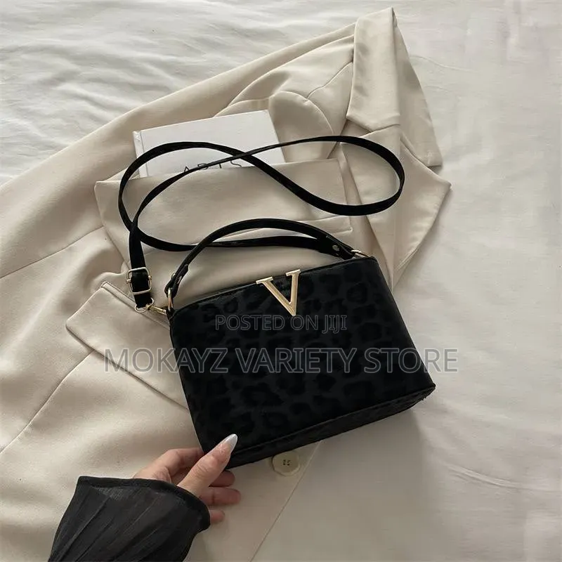 Tamara Quality Leopard Print v Shape Bag