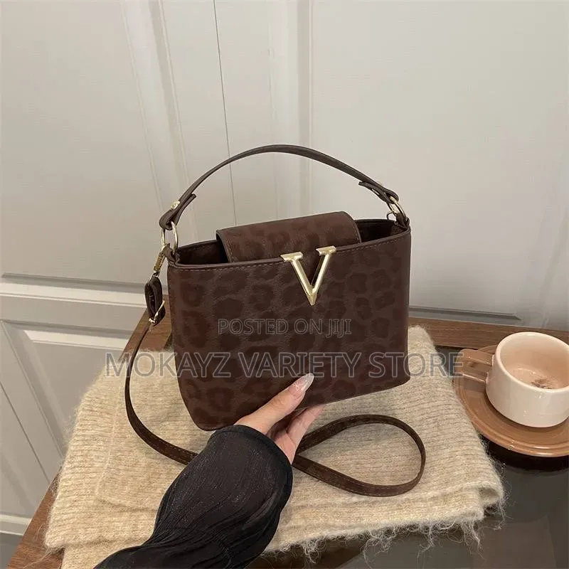 Tamara Quality Leopard Print v Shape Bag