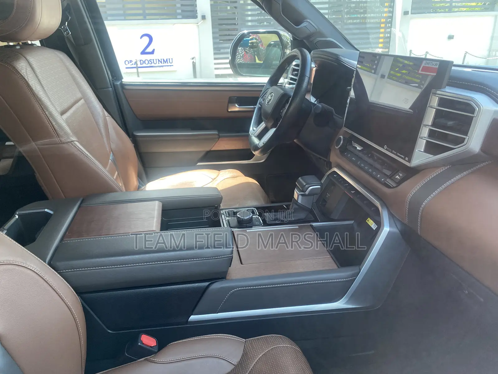Toyota Tundra 2022 Black