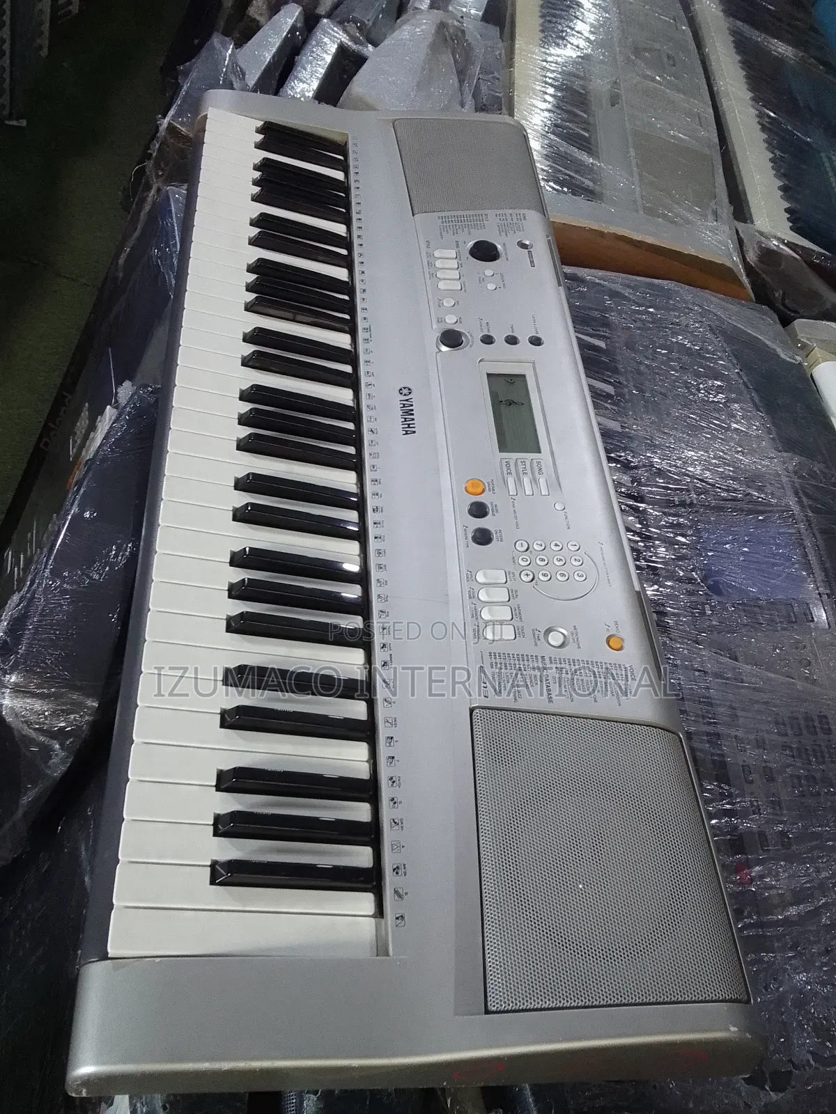 Yamaha PSR-E313 Keyboard – Portable 61-Key Music Piano