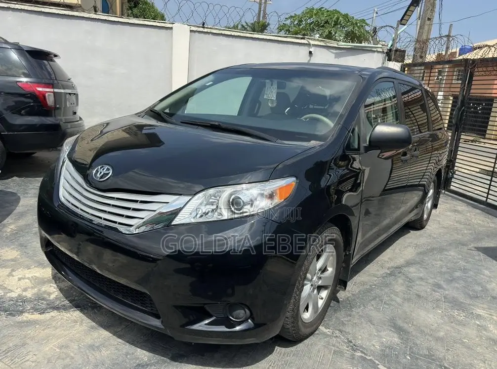 Toyota Sienna 2013 Black