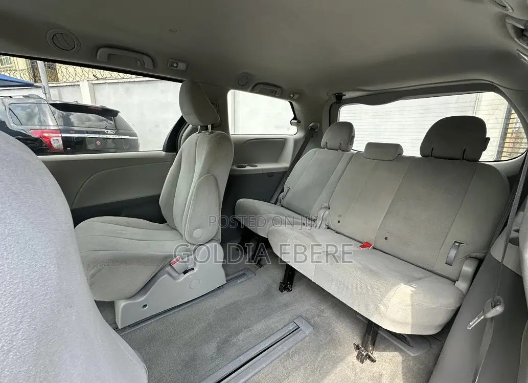 Toyota Sienna 2013 Black