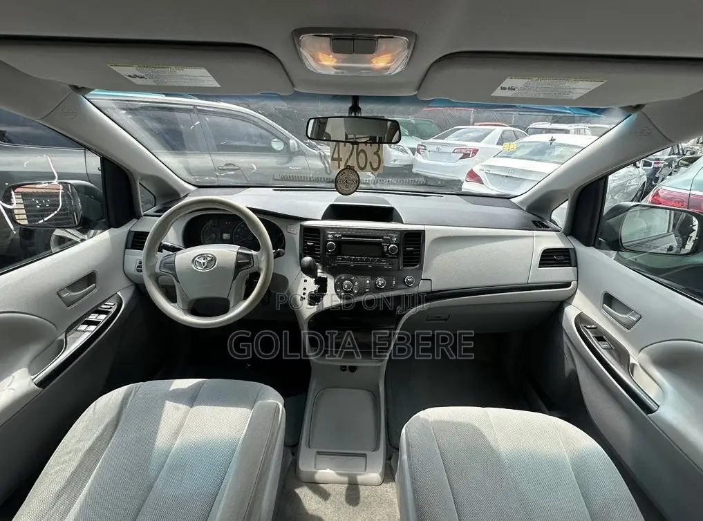 Toyota Sienna 2013 Black