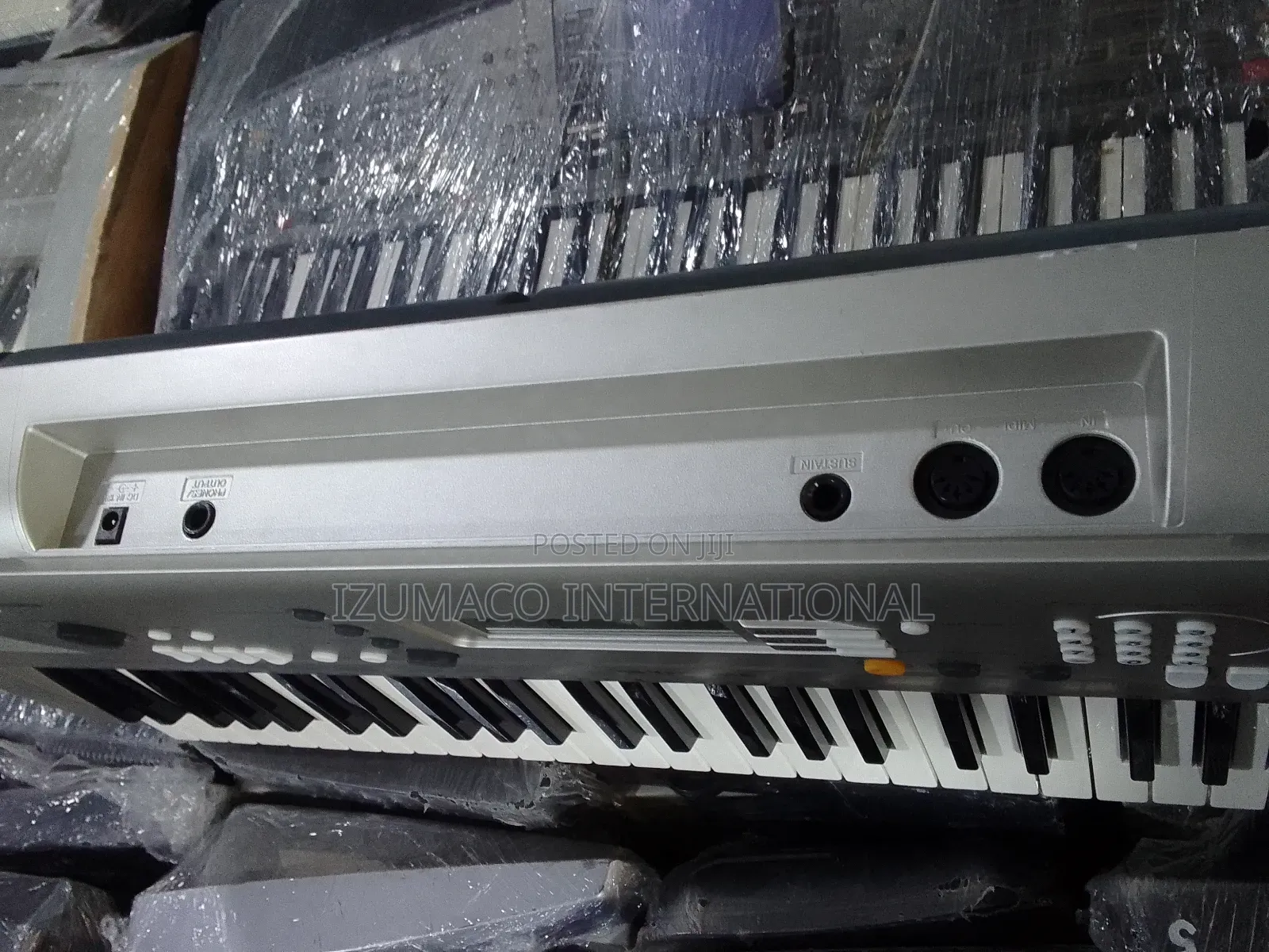 Yamaha PSR-E313 Keyboard – Portable 61-Key Music Piano