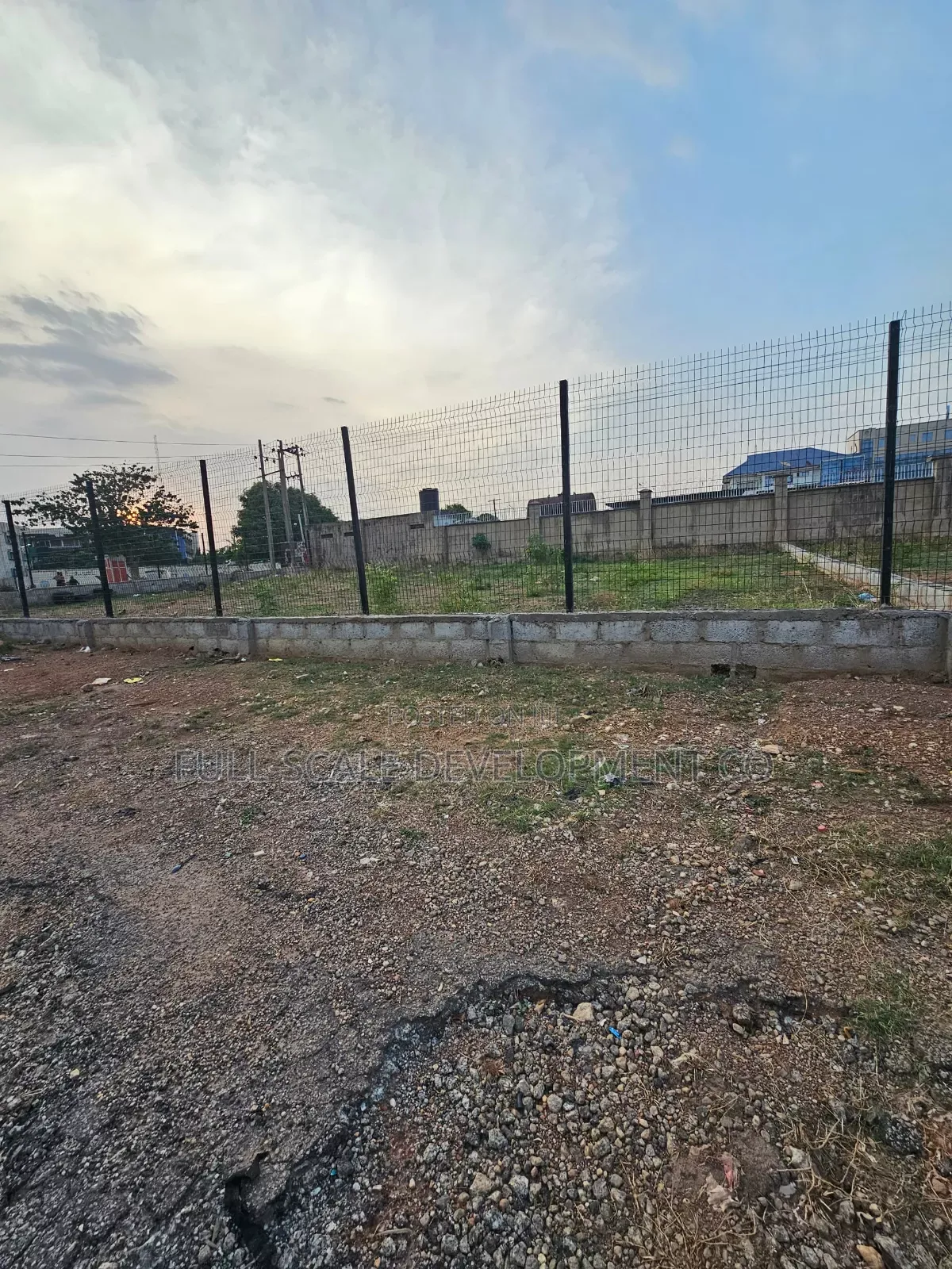 700sqm of Commercial Plot Suitable for Automobiles