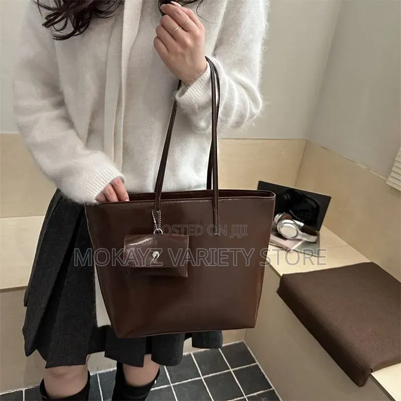 Becca Quality Glossy Patent Leather Tote Bag With Mini Purse