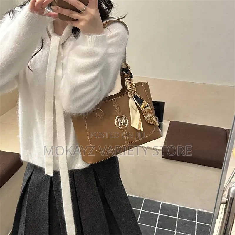 Jade Quality Leather M Logo Tote Bag With Scarf