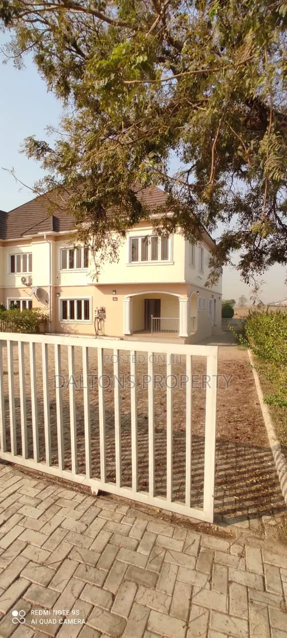 3bdrm Duplex in Riverpack Estate, Sabon Lugbe for sale