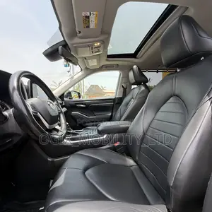Toyota Highlander XLE 2022 Black