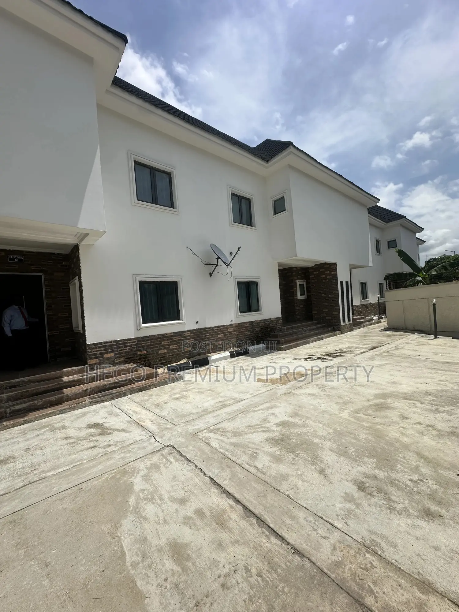 2bdrm Duplex in Forces Avenue, Old for rent