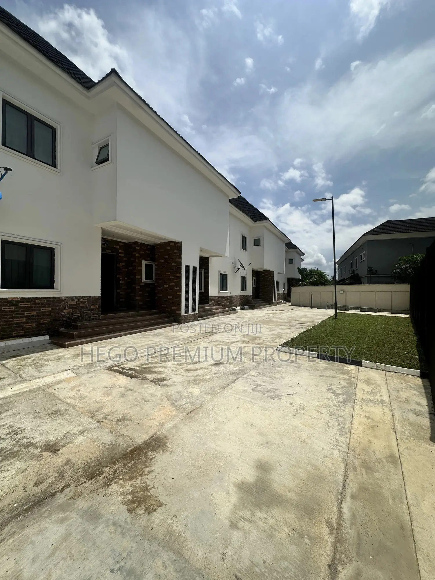 2bdrm Duplex in Forces Avenue, Old for rent