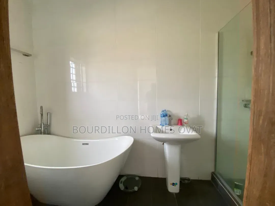 4bdrm Duplex in Ikate Lekki Lagos for rent