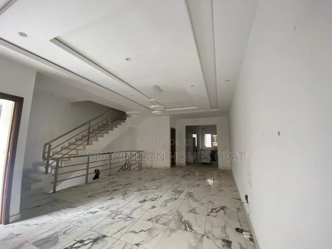 4bdrm Duplex in Ikate Lekki Lagos for rent