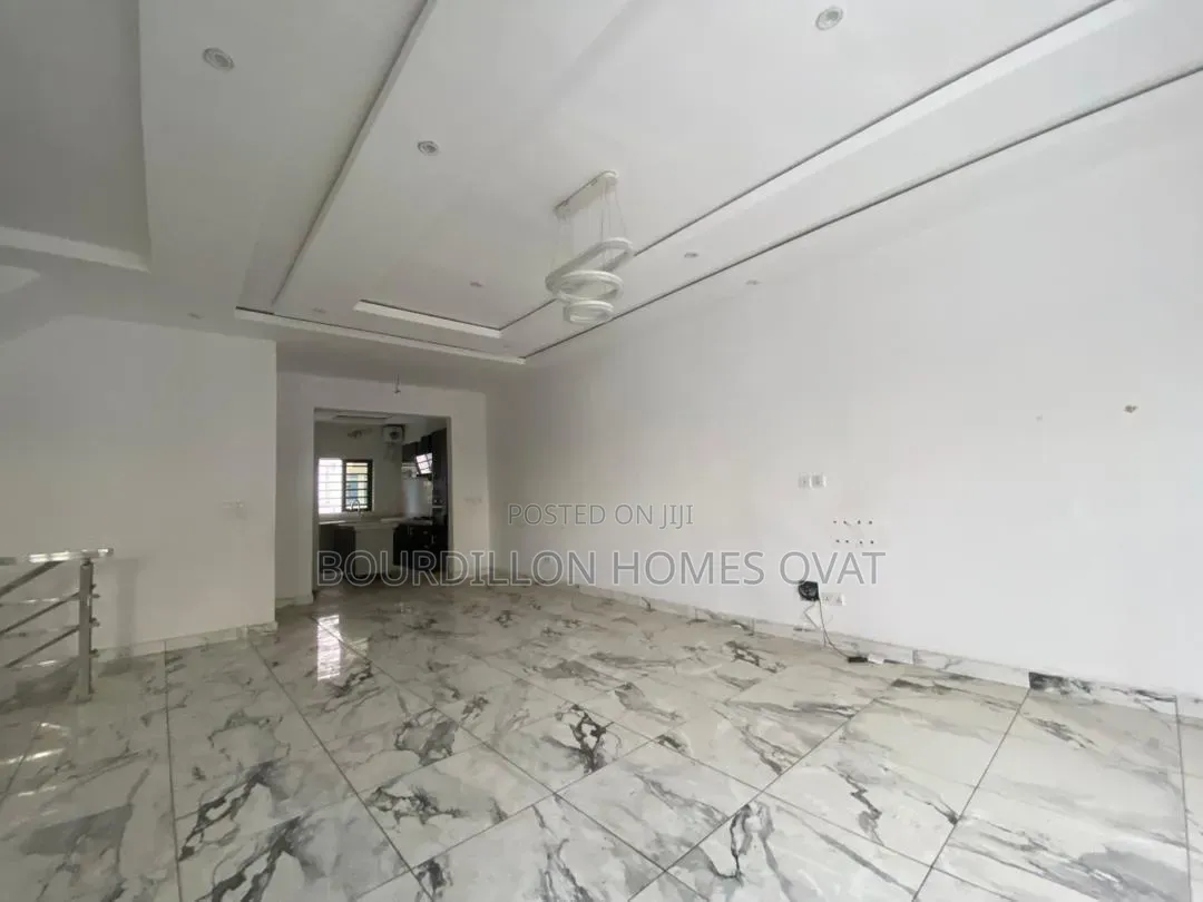4bdrm Duplex in Ikate Lekki Lagos for rent